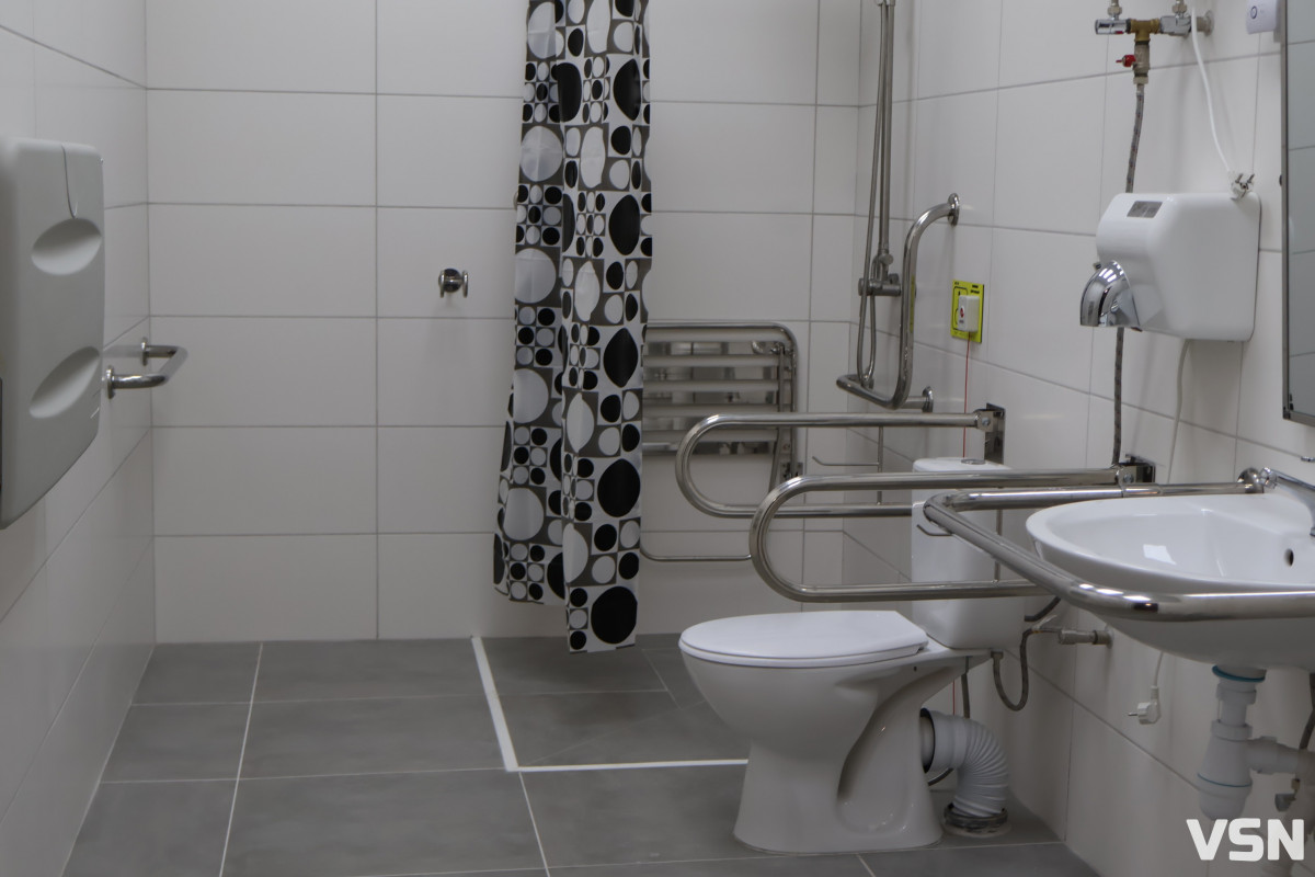 Сучасний простір для юних пацієнтів: у Луцькій дитячій поліклініці відкрили новий зал реабілітації