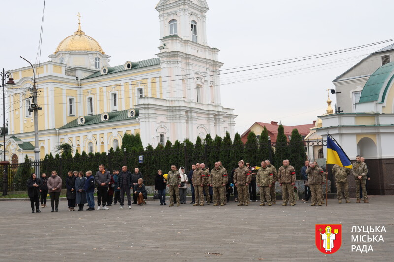 У Луцьку попрощалися з двома захисниками - Анатолієм Парфенюком та Олександром Кондращуком