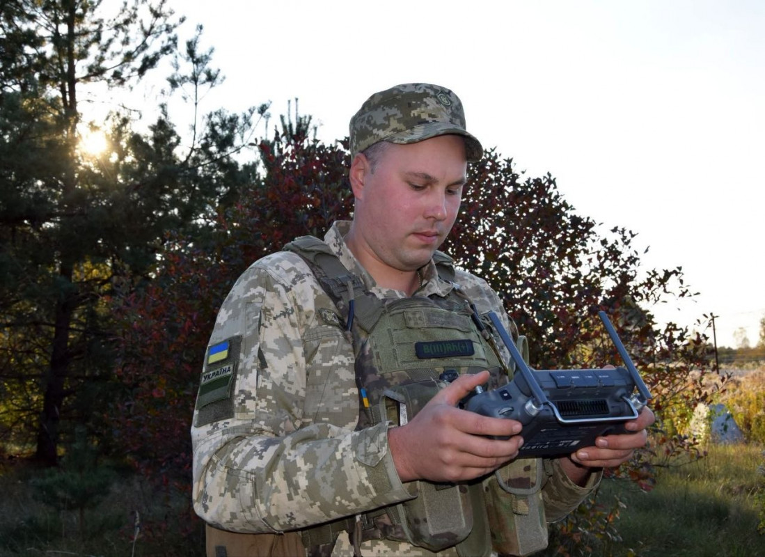 «З неба видно більше»: 33-річний прикордонник із Волині охороняє кордон за допомогою дронів