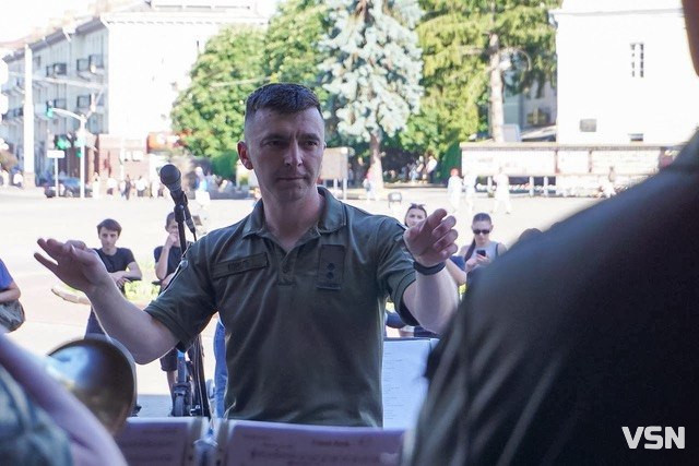 Особливий захід просто неба: у центрі Луцька відбувся концерт військового оркестру