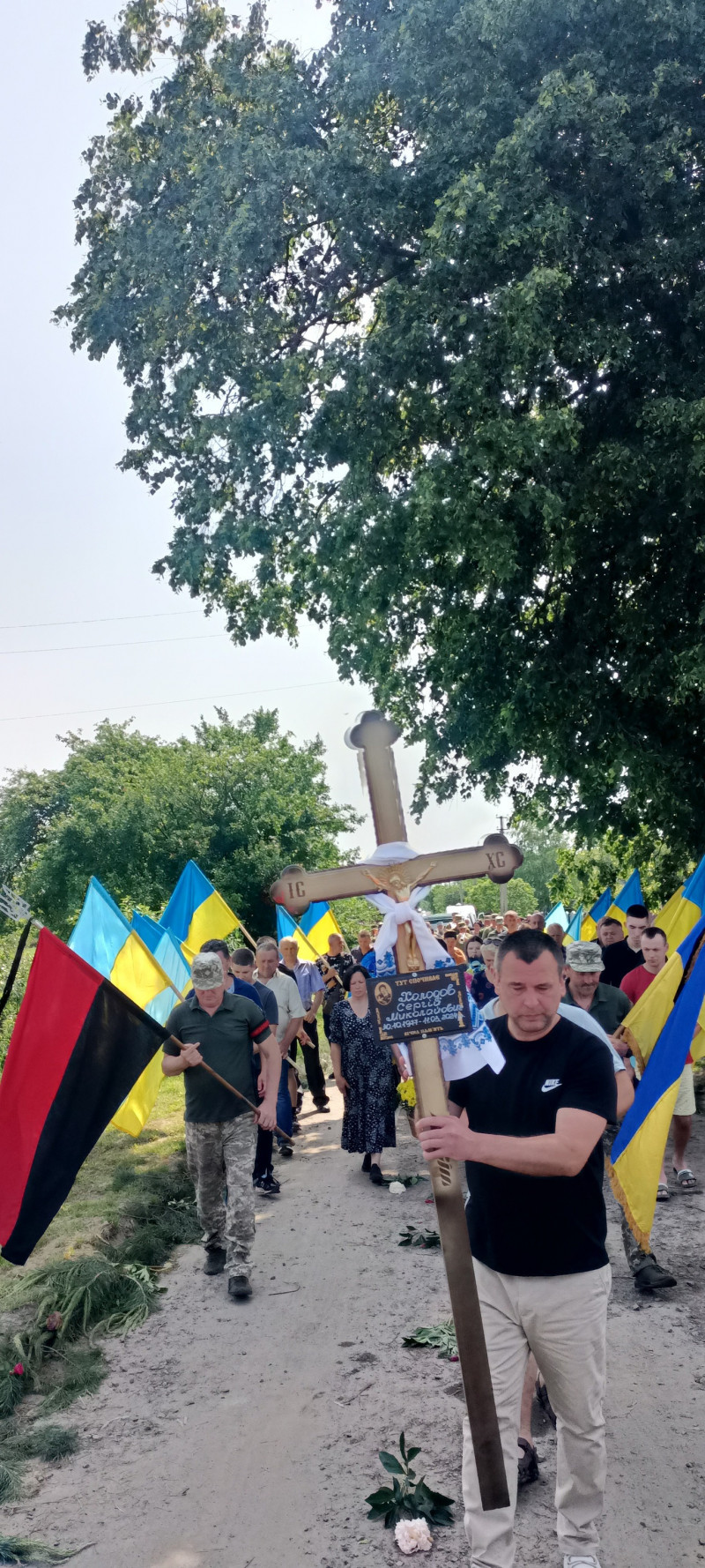 Довгий час вважався зниклим безвісти: на Волині попрощались з Героєм Сергієм Холодовим