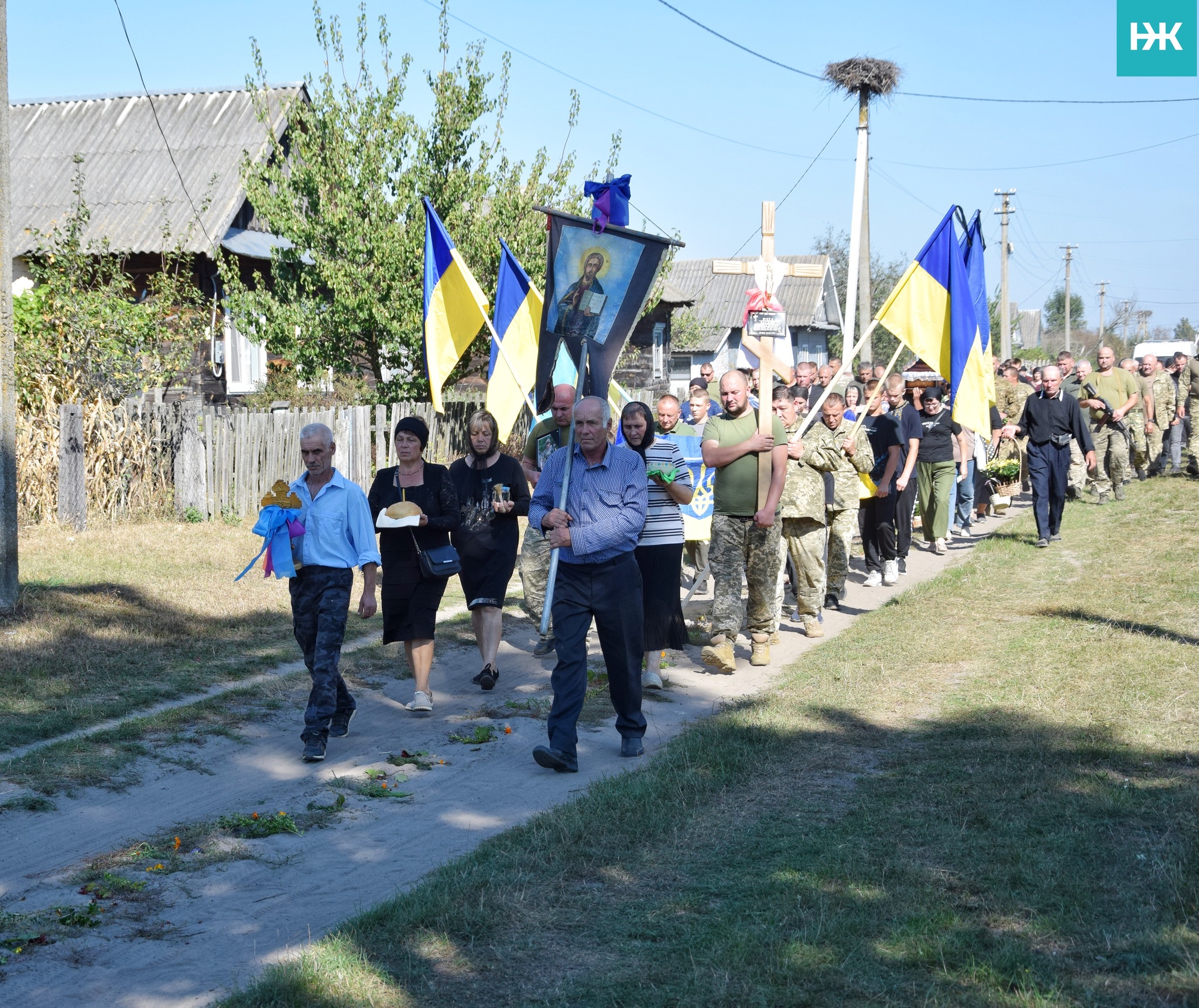 Поховали поряд із могилою його рідного брата-захисника: на Волині попрощались із Героєм Василем Мухою