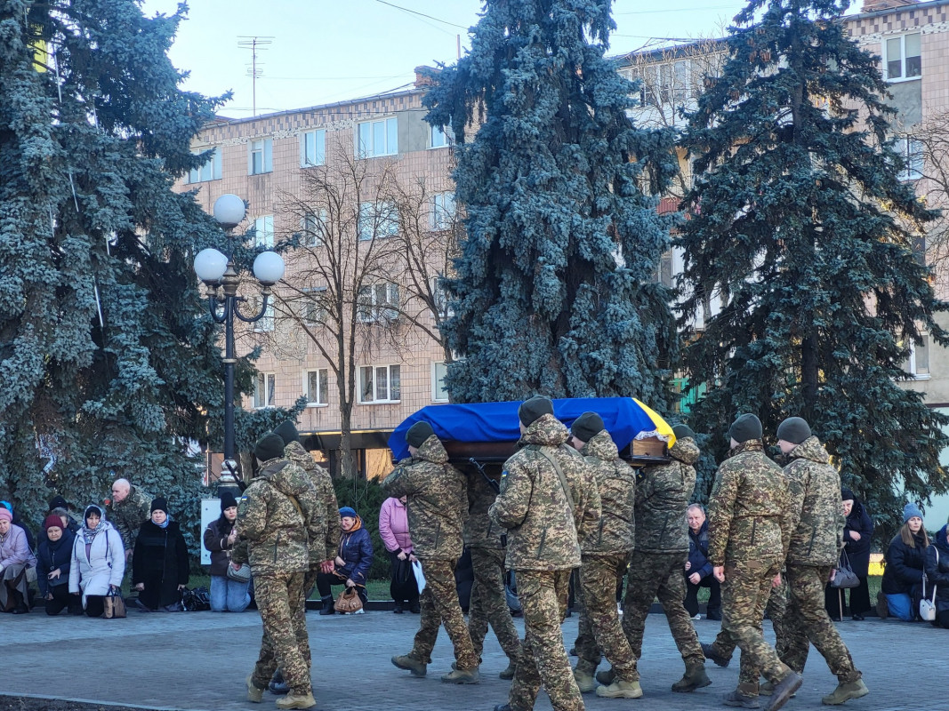 Мріяв про освідчення коханій, будував плани на майбутнє: на Волині поховали молодого Героя Станіслава Вакуліча