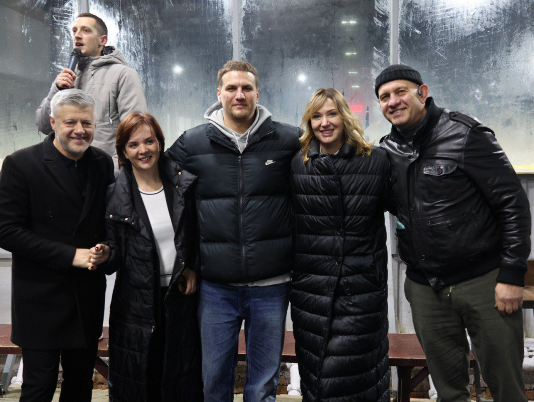 Нова локація – нові емоції: у Луцьку відкрили льодову арену «Снігова королева»