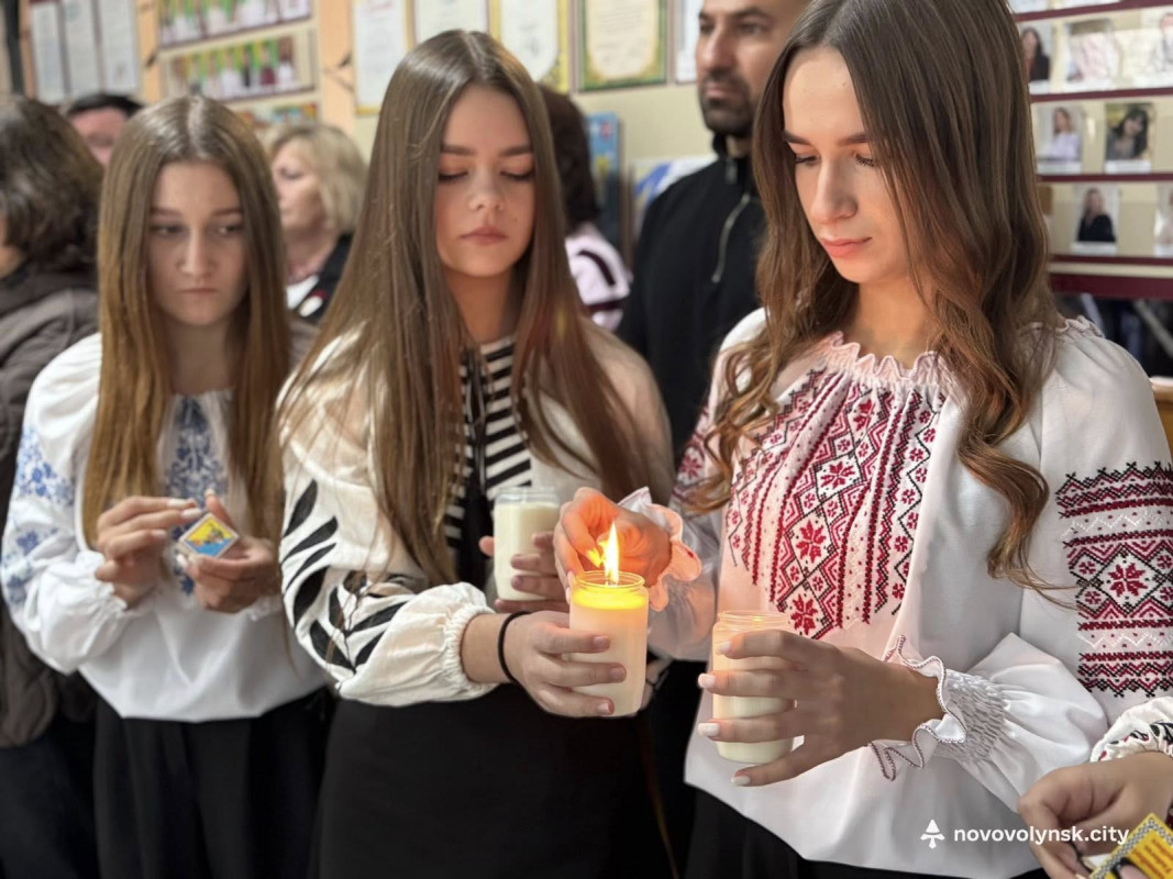Ліцеїсти-Герої: у Нововолинську увіковічнили полеглих випускників