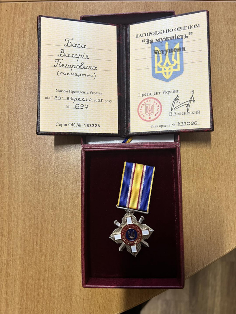 Героїчно загинув під час бойового завдання: дружині Героя з Волині вручили його посмертну нагороду