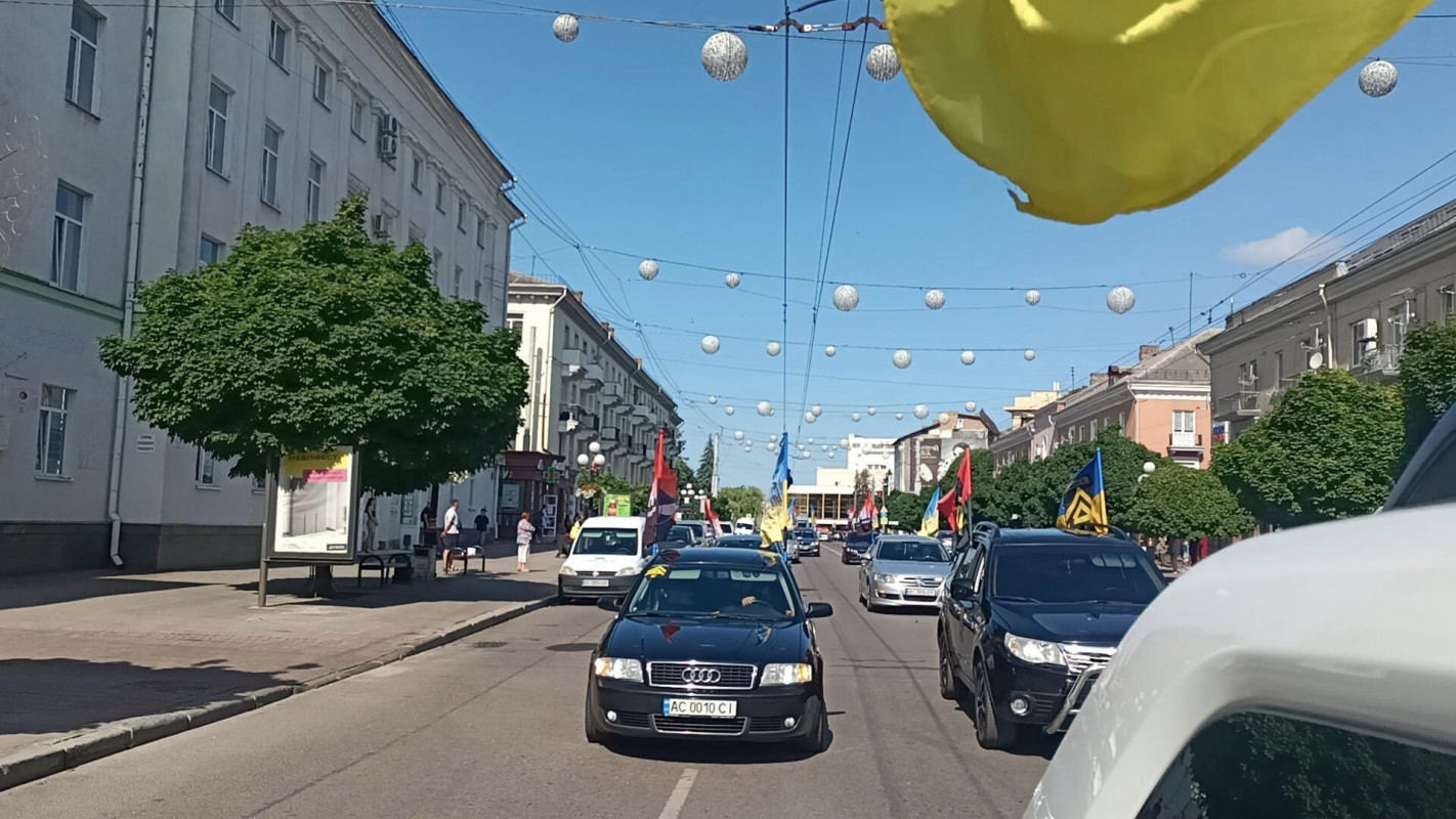 Син втратив батька: на Волині прощались з Героєм Миколою Генелюком