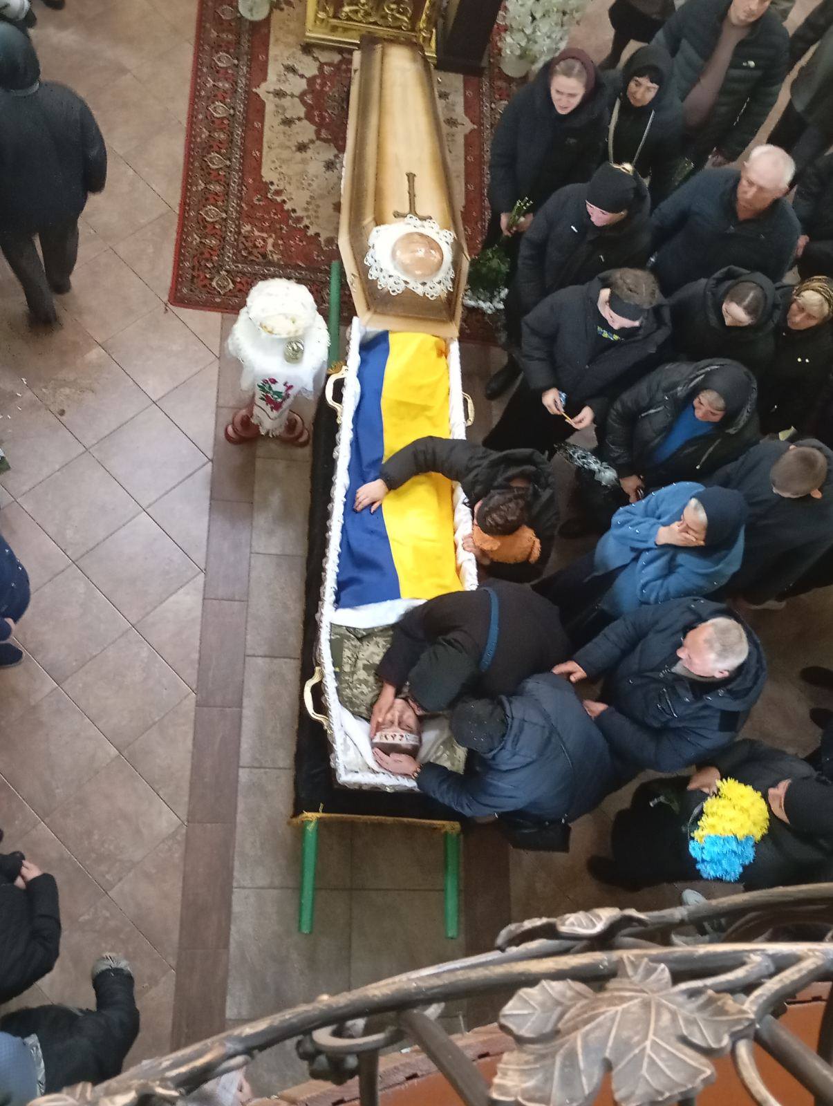 Загинув унаслідок ворожого обстрілу: на Волині попрощались з Героєм Іваном Горбачем