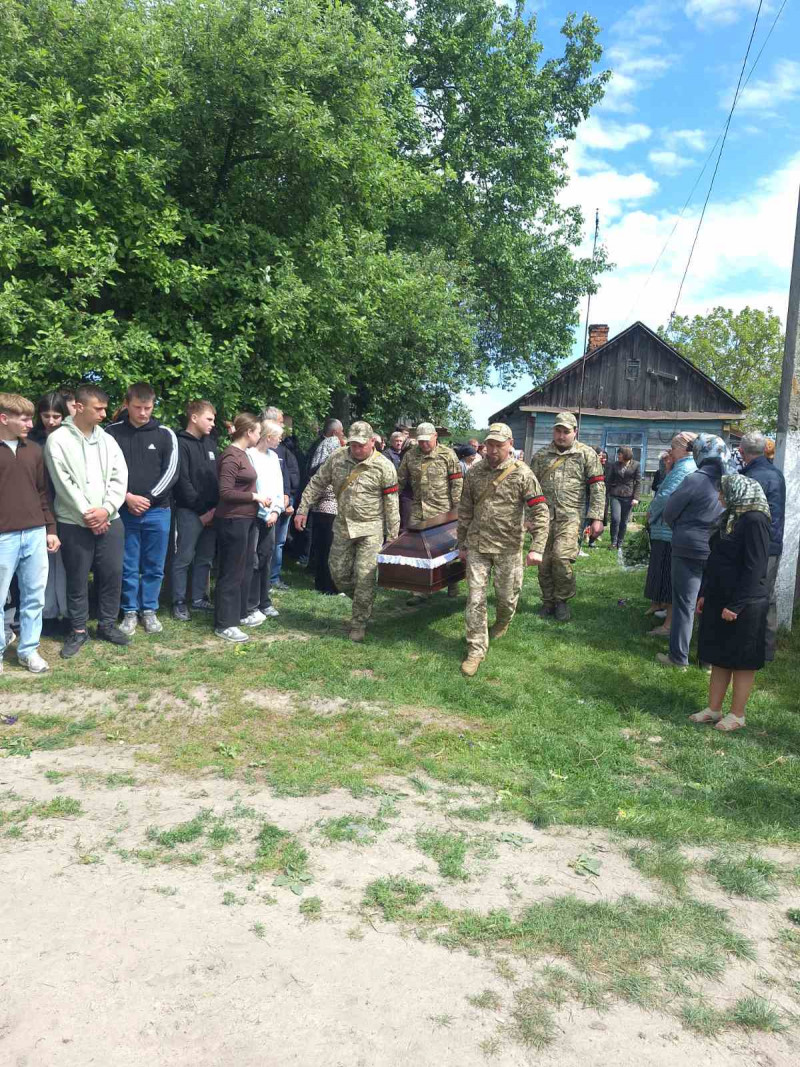 Місяць не дожив до 36-го дня народження: на Волині попрощалися з ветераном АТО та захисником Ігорем Матвіюком
