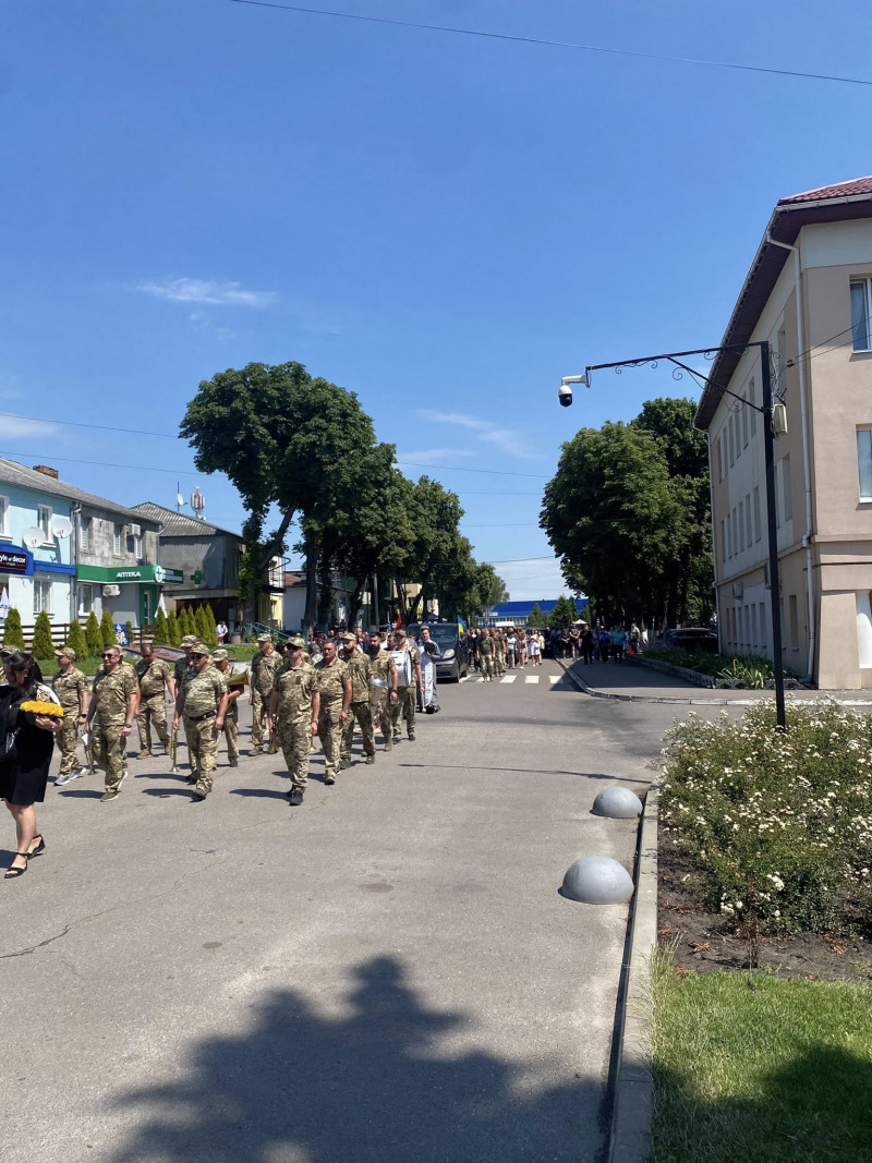 Більше року вважався зниклим безвісти: на Волині попрощались із 27-річним Героєм Костянтином Смірновим