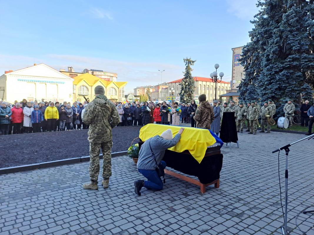 Двоє синочків втратили батька: на Волині попрощались з Героєм Дмитром Табачуком