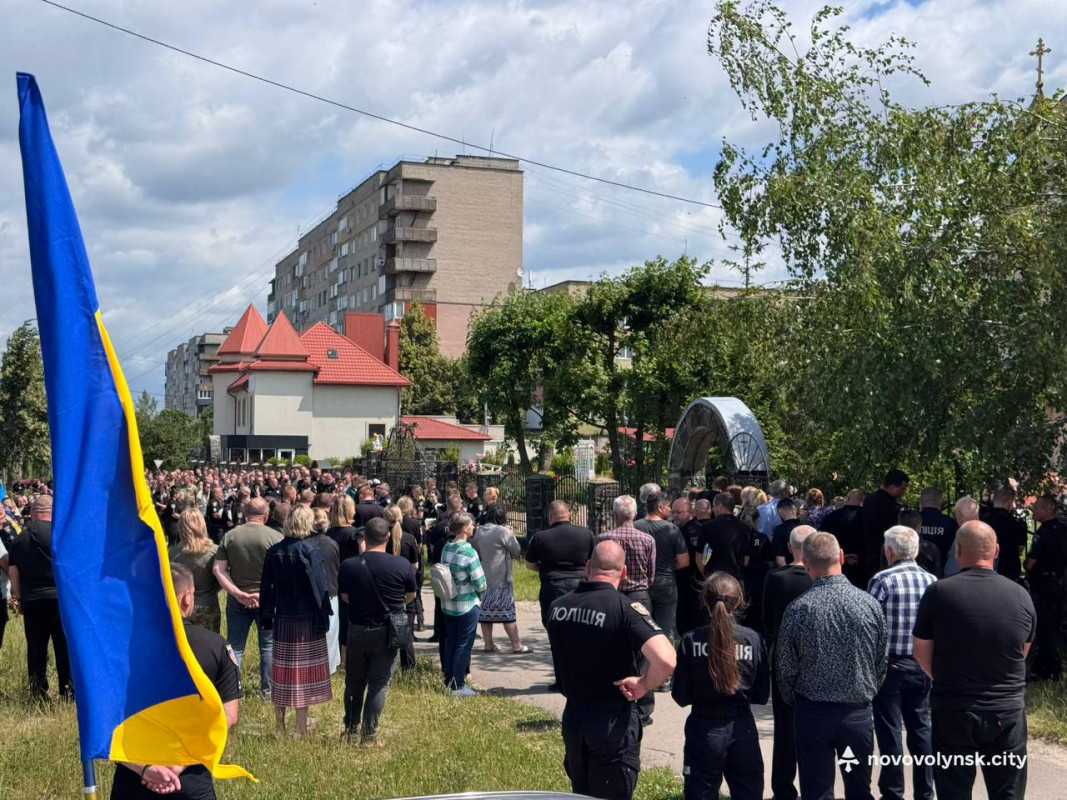 Без батька залишилось двоє доньок: на Волині попрощались з Героєм Сергієм Тлумачем