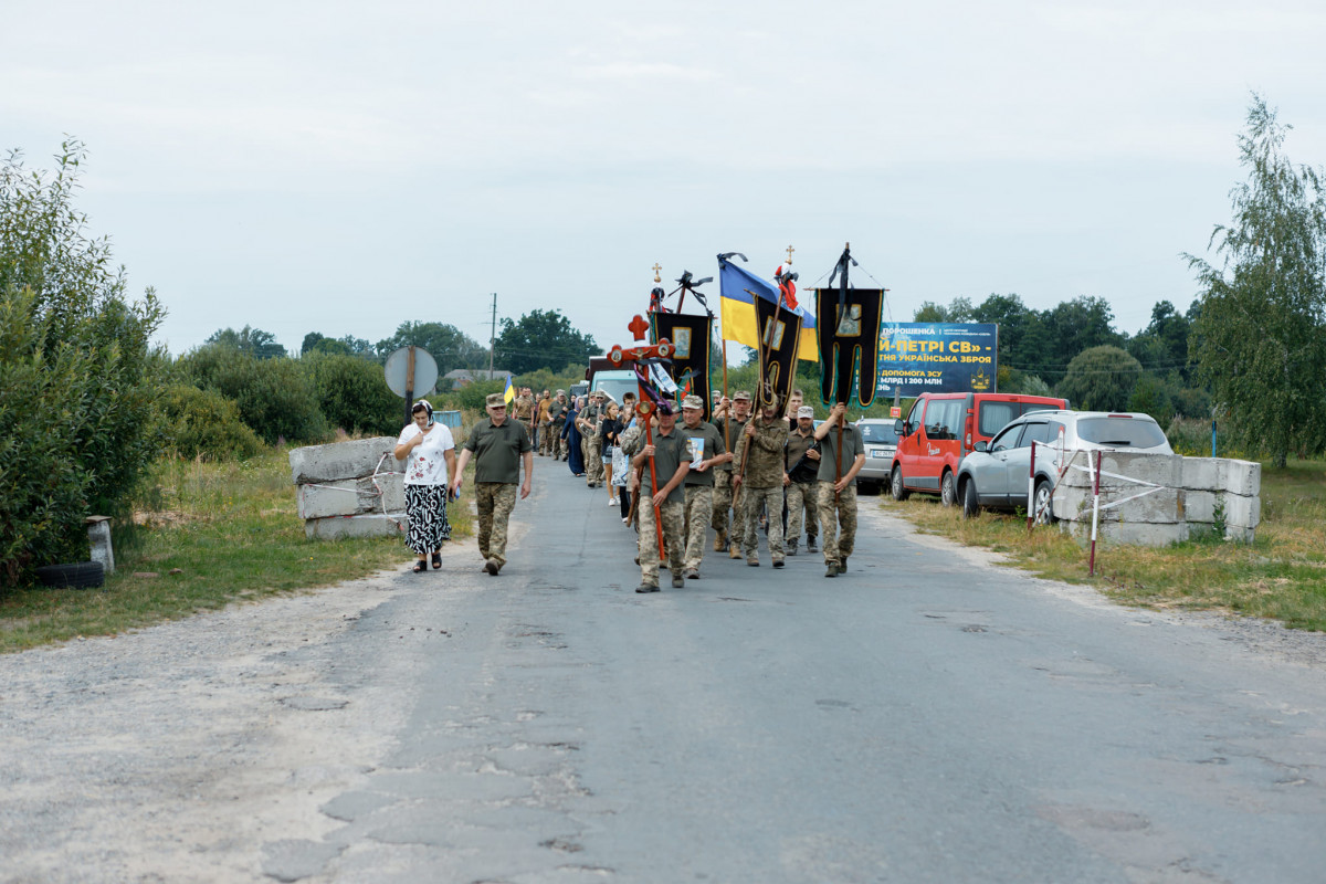 Загинув унаслідок ворожого мінометного обстрілу: на Волині попрощались із Героєм Леонідом Івчуком