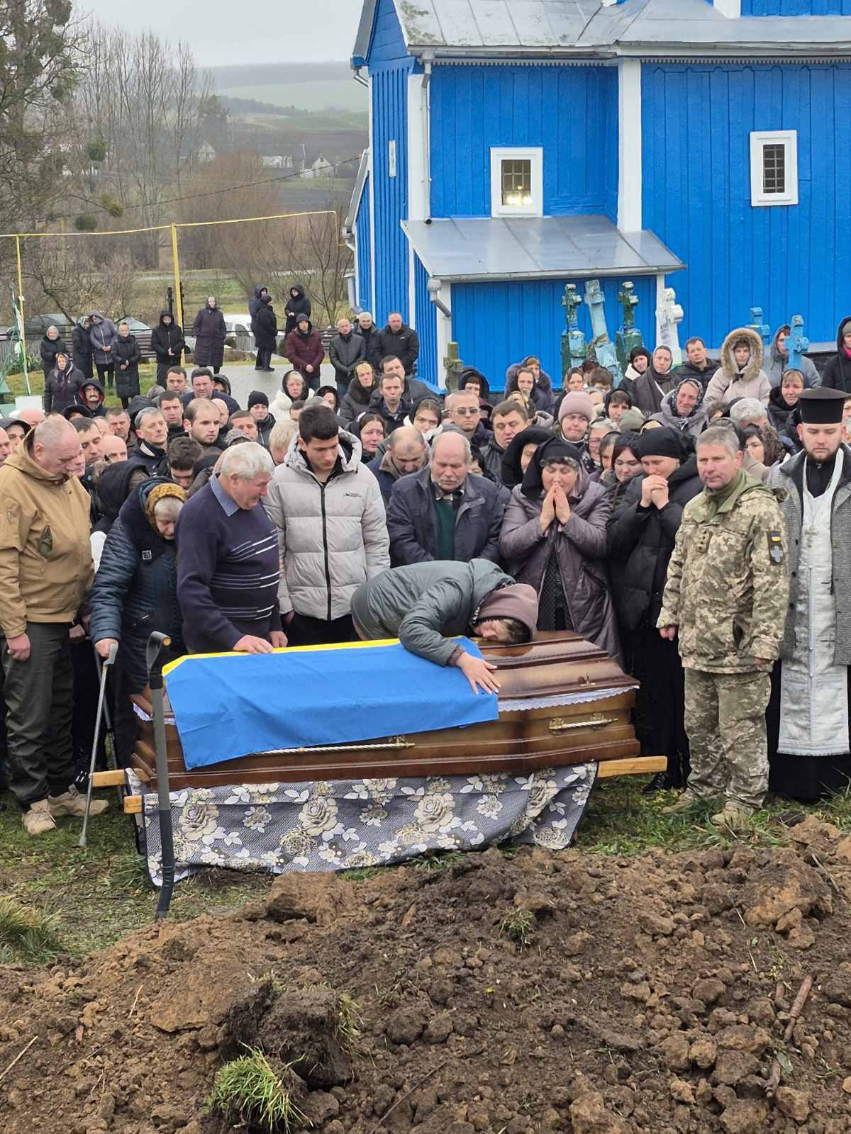 Загинув унаслідок скиду БПЛА: на Волині попрощалися з Героєм Леонідом Рекрутом