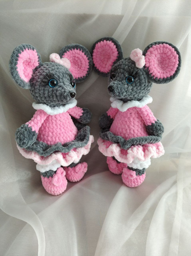 «Гачок завжди зі мною»: історія майстрині-переселенки з Луганщини, яка перевезла своє натхнення на Волинь