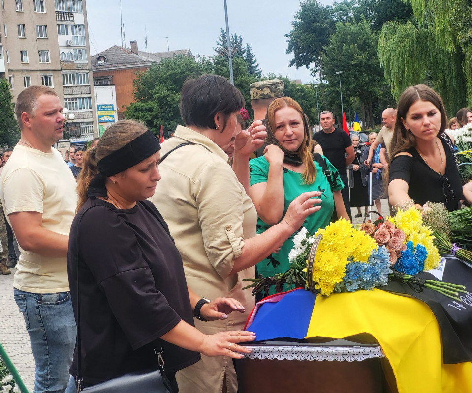 Життя обірвала війна за кілька місяців до 50-річчя: на Волині попрощалися із Героєм Віталієм Мартинюком