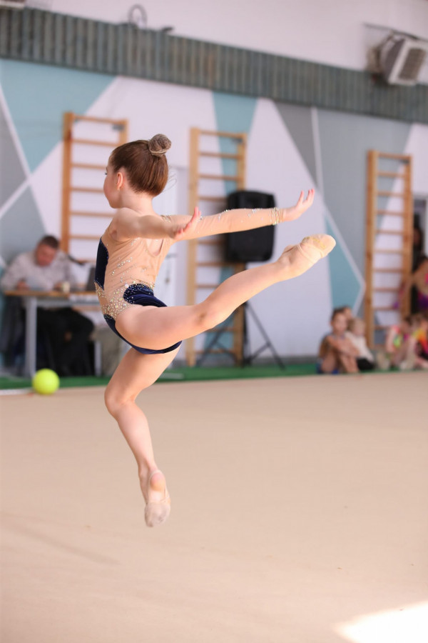 Понад 300 юних гімнасток приїхали до Луцька на фестиваль з художньої гімнастики