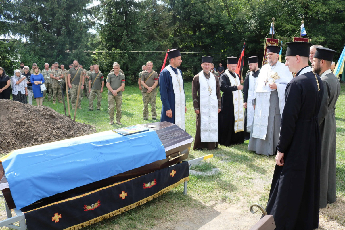 Місяць не дожив до дня народження: на Волині попрощалися з Героєм Дмитром Міцевським