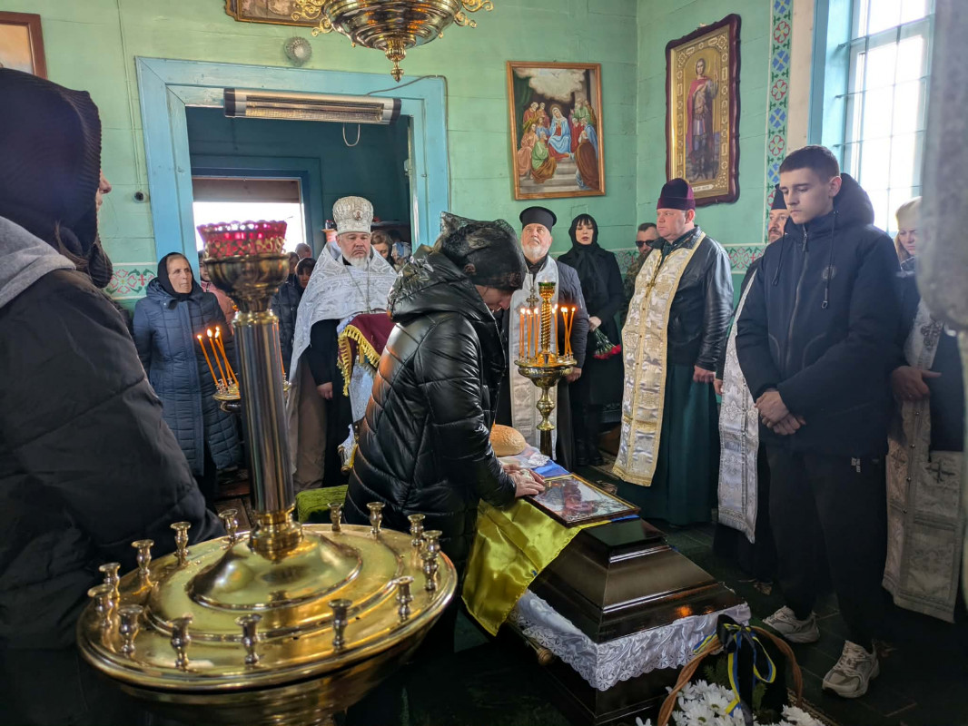 Герою назавжди 50: на Волині в останню дорогу захисника Володимира Омельчука