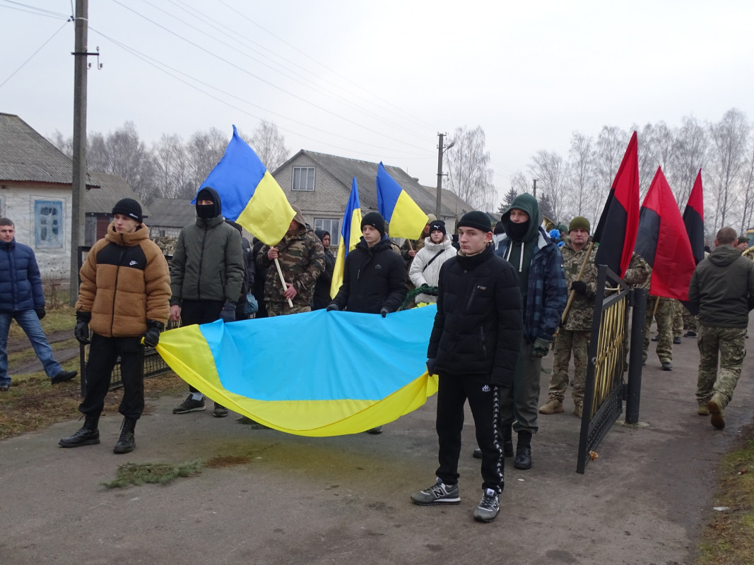 Повернувся із буремного Бахмутського району: на Волині прощались із захисником Олександром Чипчеруком