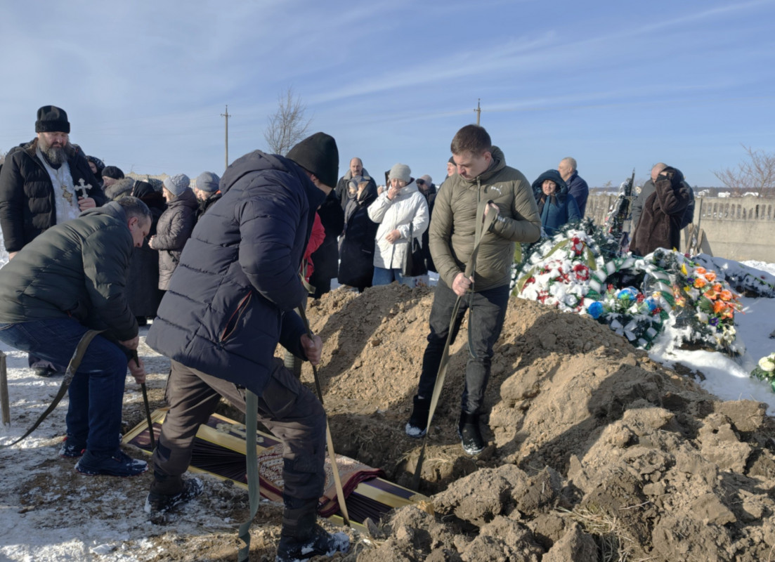 Пережив фронт, але помер у мирному житті: на Волині провели в останню путь ветерана Олега Володавчика