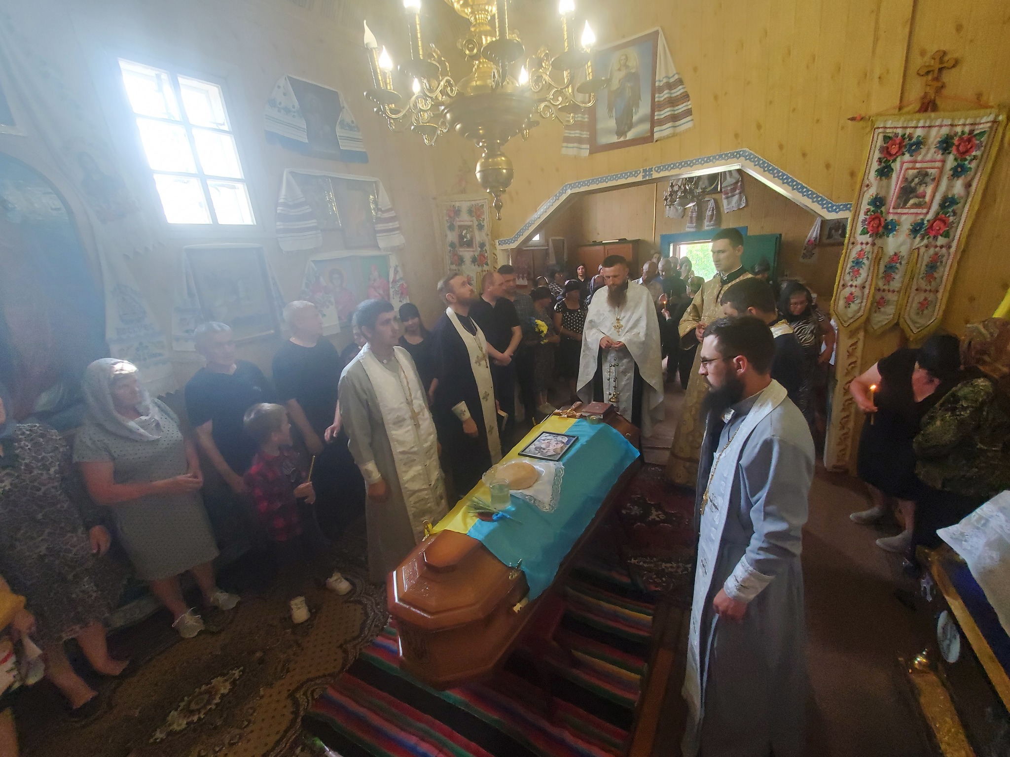 Тривалий час доля воїна була невідома: на Волині попрощались з Героєм Анатолієм Сергійчуком