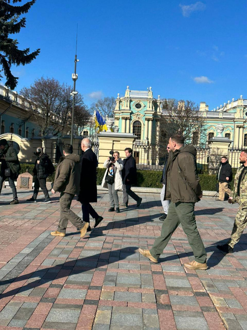 «Стратегічний візит»: деталі поїздки президента США до Києва
