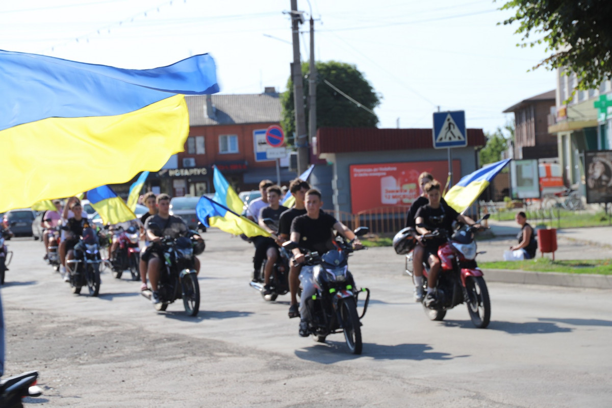 З полону додому: у волинській громаді урочисто зустріли Героя Віталія Березнюка