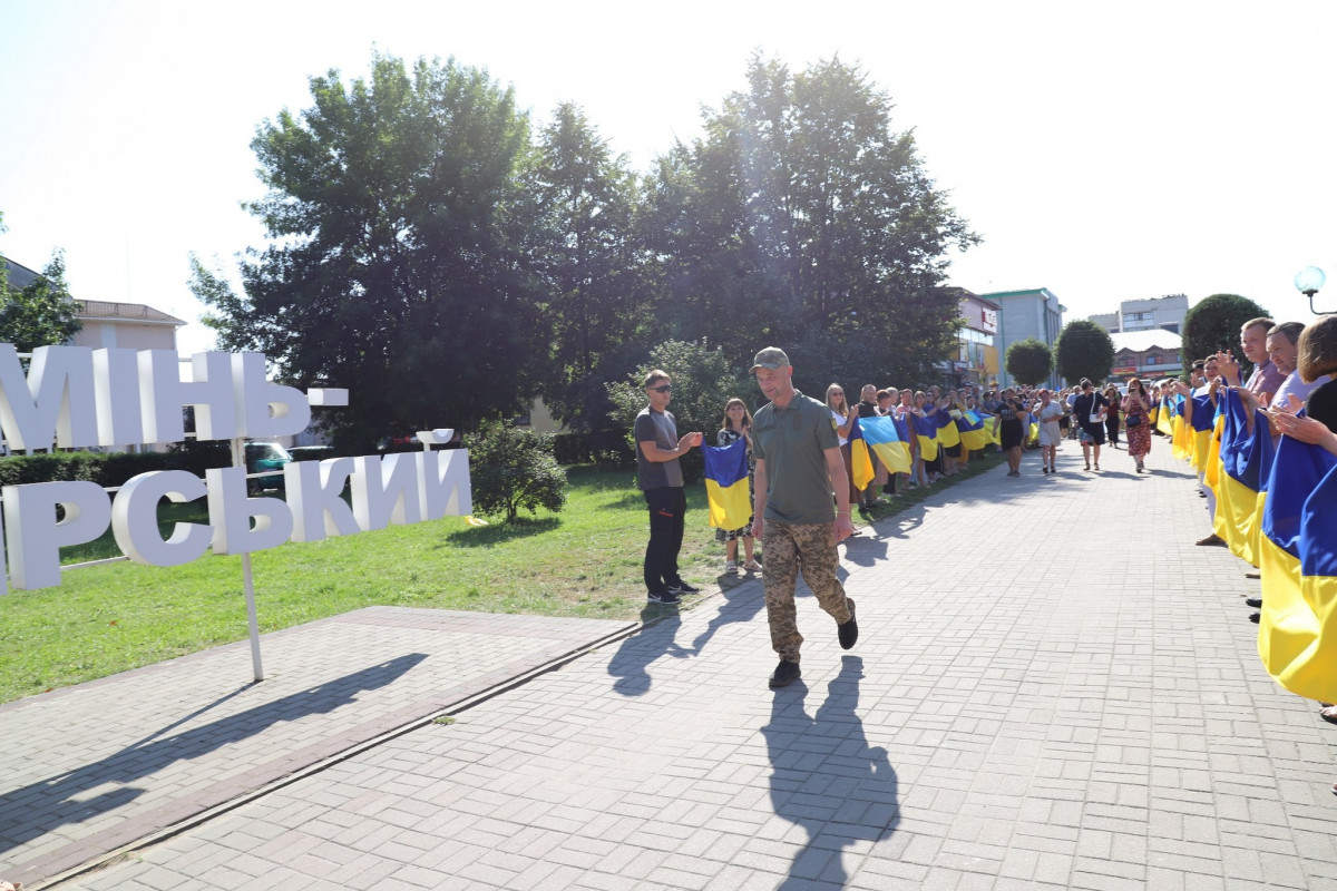 З полону додому: у волинській громаді урочисто зустріли Героя Віталія Березнюка