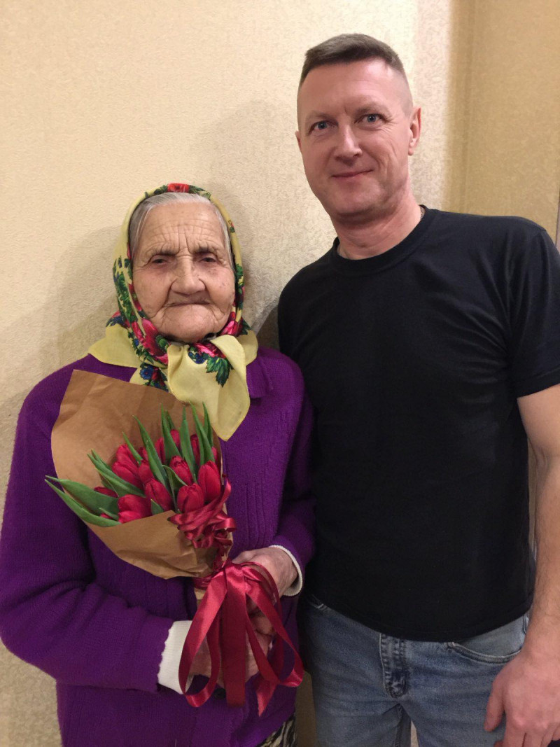 Має 12 внуків, 9 правнуків: бабуся з Волині відзначила 90-річчя