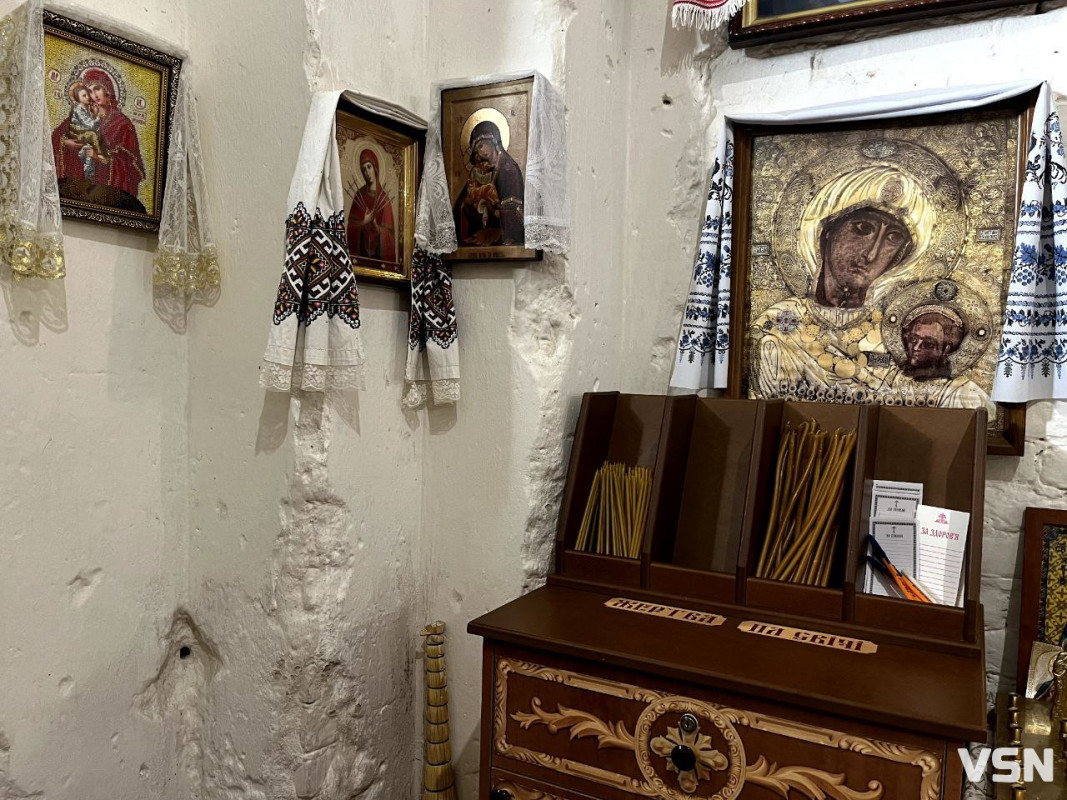 Незламний оберіг: Храм на Волині, який вистояв перед снарядом, що застиг у його стіні. Фоторепортаж