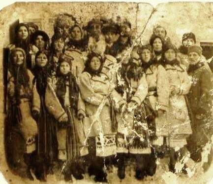 Волинь на старих фото: як колядували та готували вертепи понад століття тому