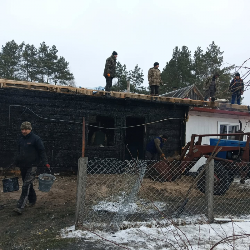 На Волині пожежа знищила будинок: подружжя залишилося без даху над головою