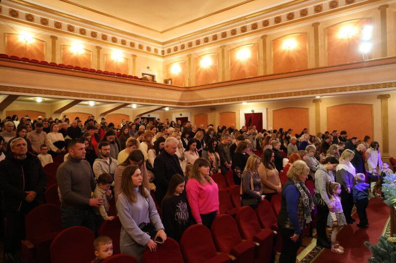 Світло Різдва в час війни: у Луцьку відбувся благодійний концерт на підтримку ЗСУ