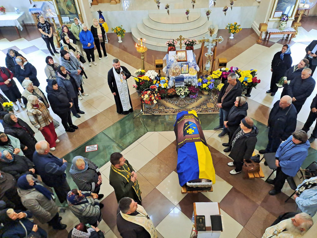 Через рік після загибелі: на Волині попрощалися з воїном Дмитром Бештою. Фото