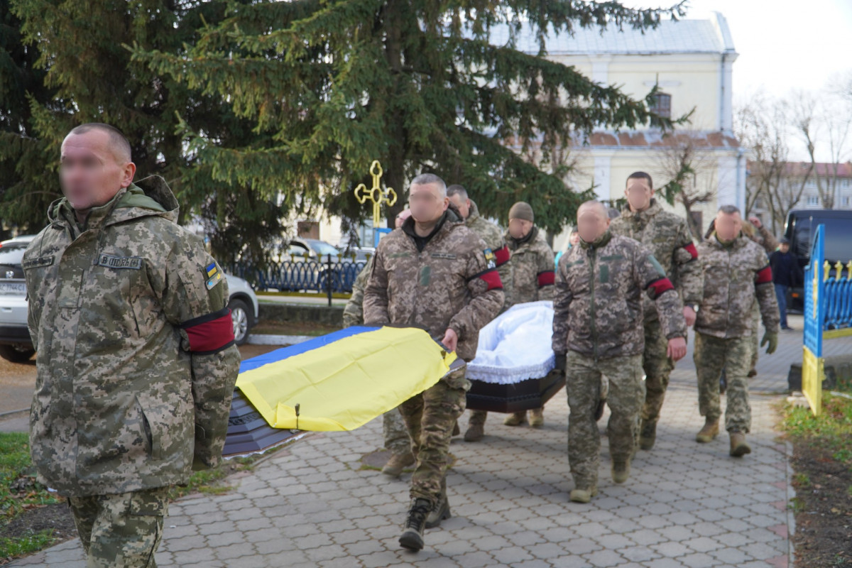 Наслідки поранення не пройшли безслідно: на Волині попрощались з Героєм Володимиром Воробйовим