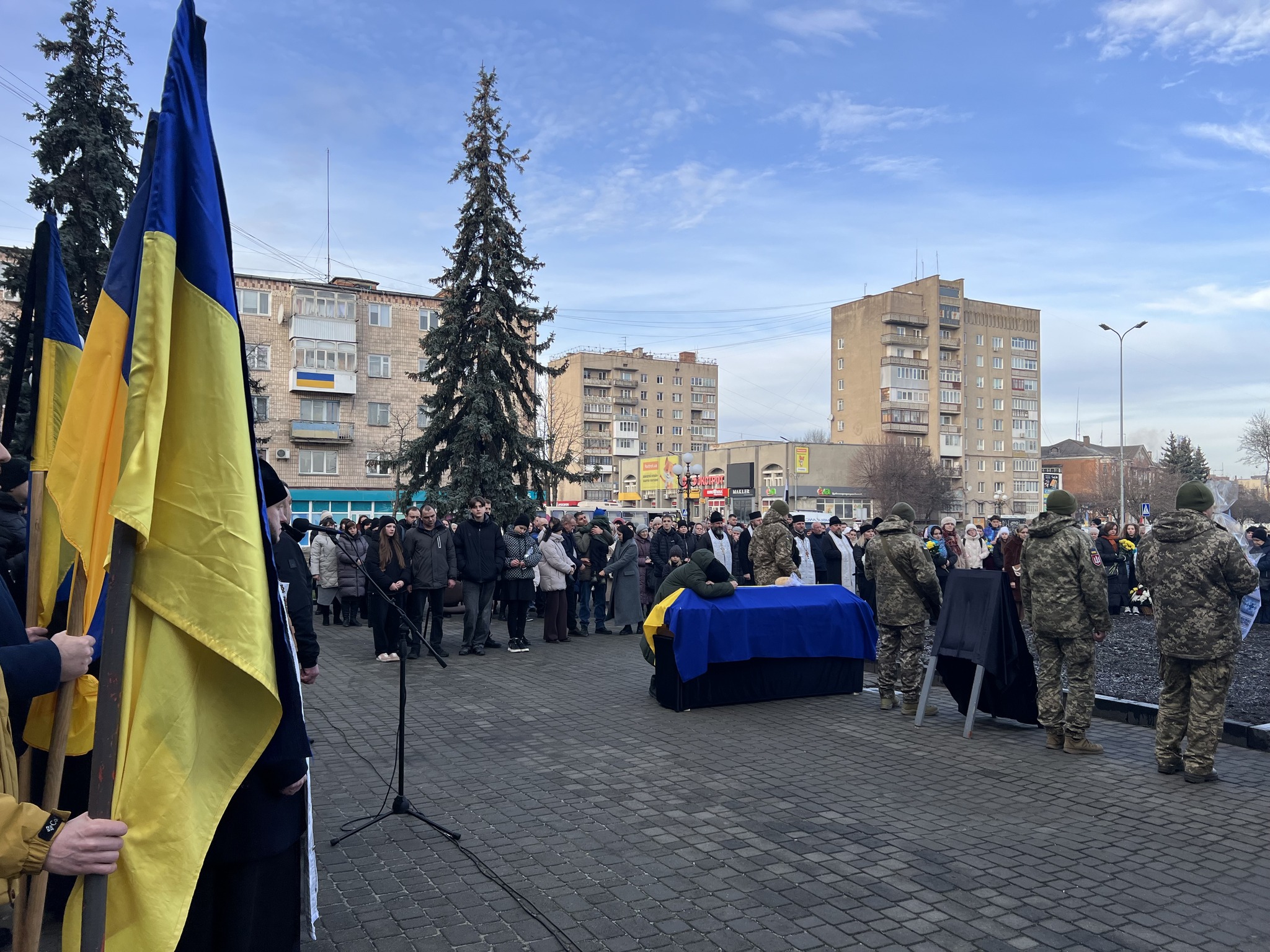 ДНК-експертиза обірвала надії: на Волині попрощалися з Героєм Юрієм Данилюком