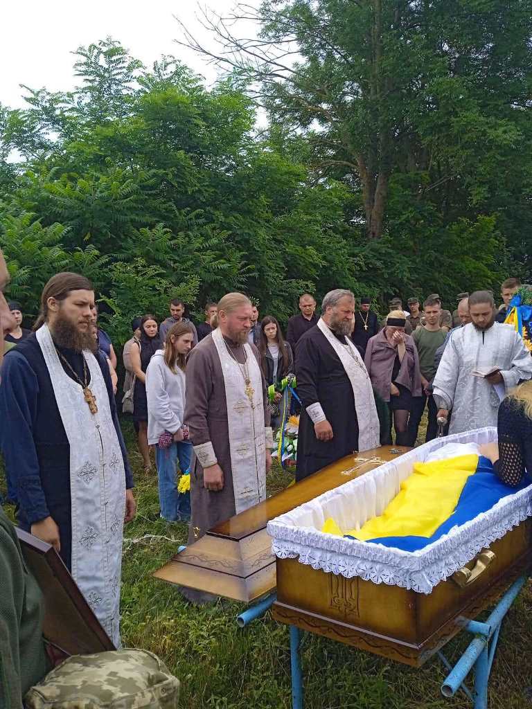 Навіки лише 33 роки: у Луцькому районі поховали Героя Юрія Кутецького