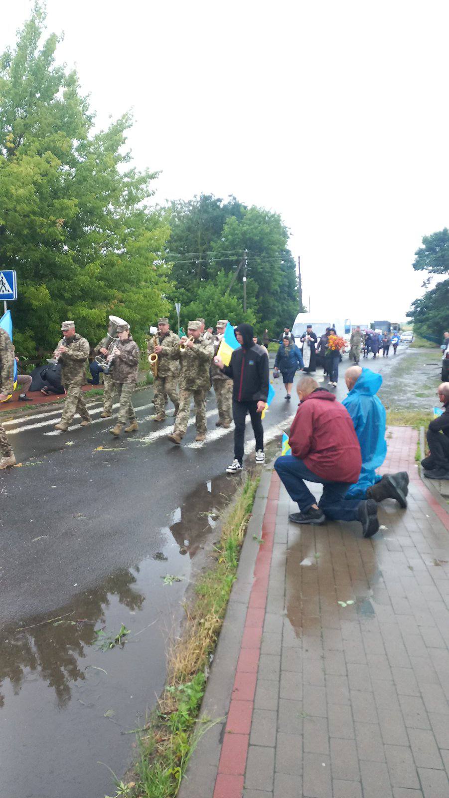 Попри поранення продовжував нести службу до останнього подиху: на Волині в останню земну дорогу провели Героя Олега Романюка