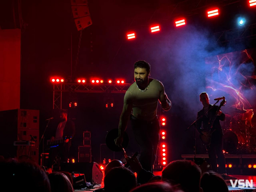 «Пінаколада» дарує другу молодість»: Віталій Козловський зібрав повний зал у Луцьку