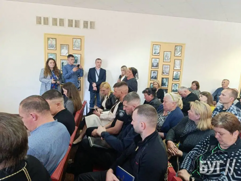 «Дорога до могили сина — як поле бою»: мама загиблого Героя з Волині вимагає ремонту