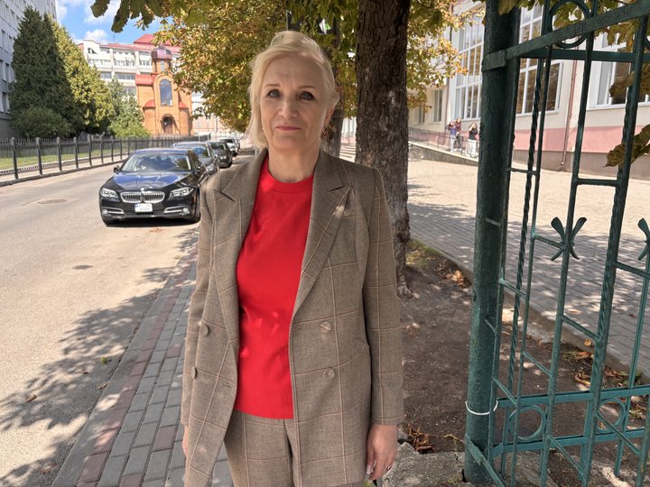 У Луцьку каштани почали масово жовтіти та всихати: що відбувається з деревами