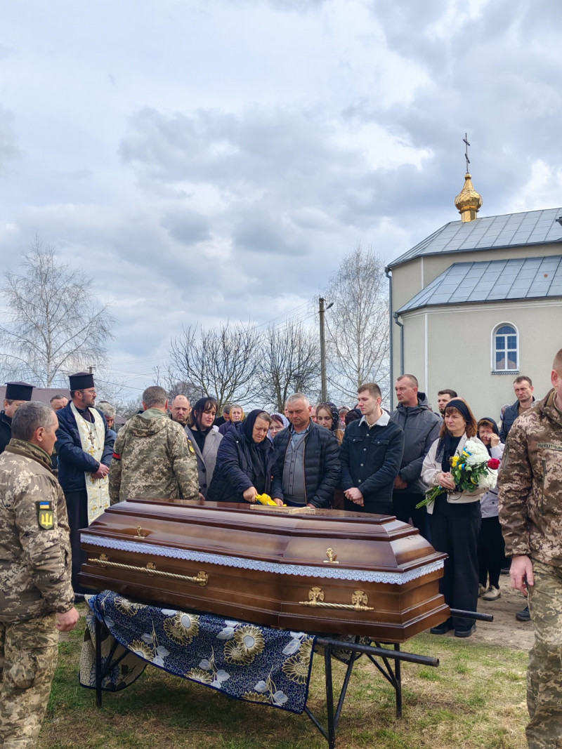 Серце зупинилося на Харківщині: волиняни попрощалися із захисником Романом Іванушком