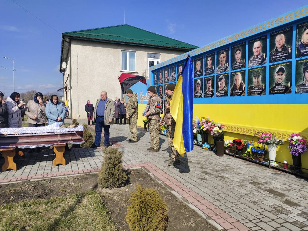 Життя обірвалось на Донеччині: волиняни попрощались з Героєм Миколою Тимощуком