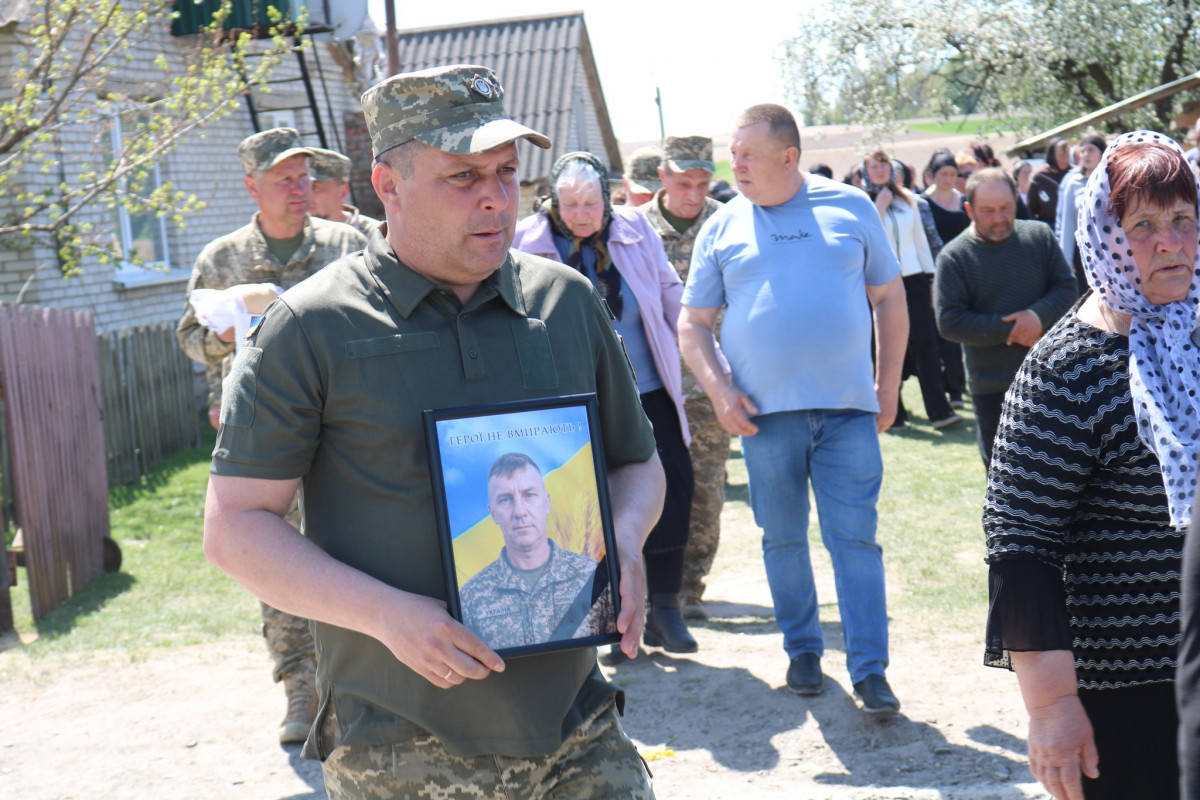 Три з половиною роки очікування: на Волині попрощалися із Героєм Володимиром Забродоцьким