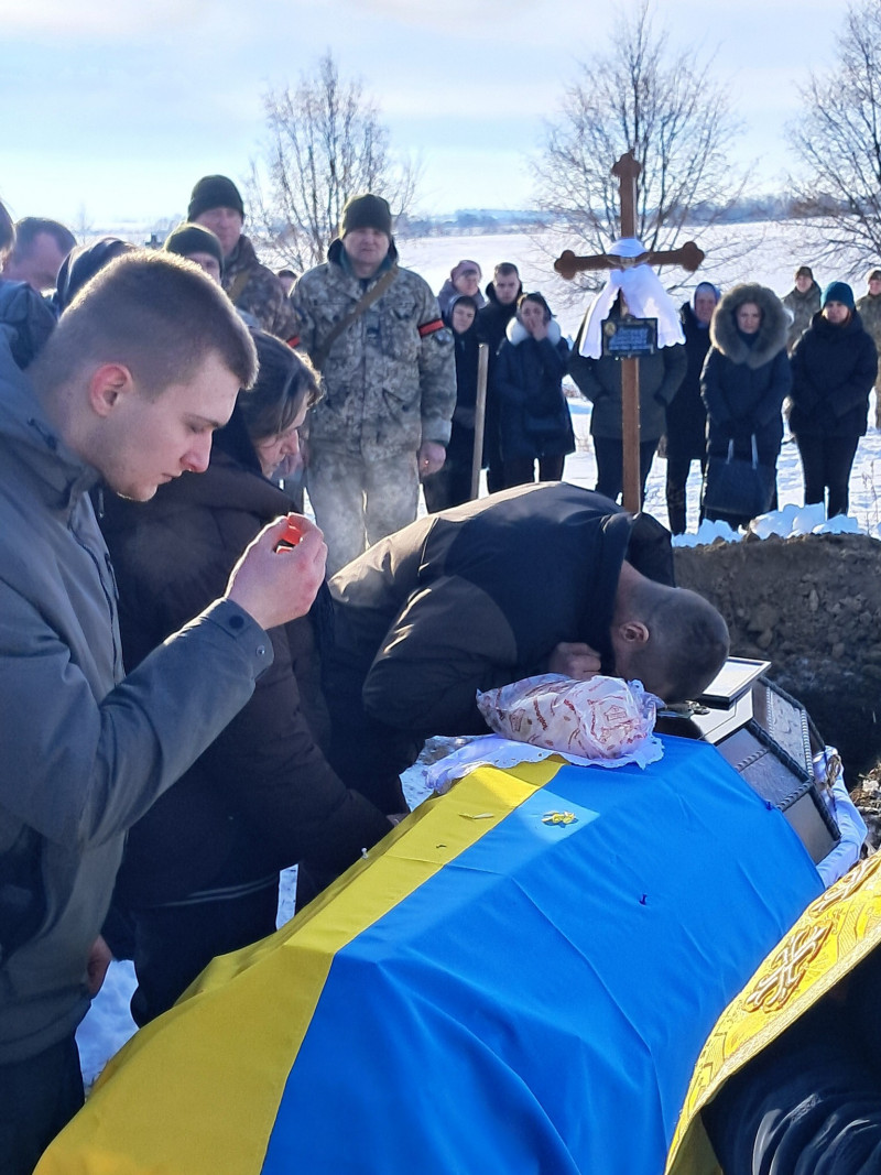 Загинув майже три роки тому: на Волині попрощалися з Героєм Олександром Оксенюком