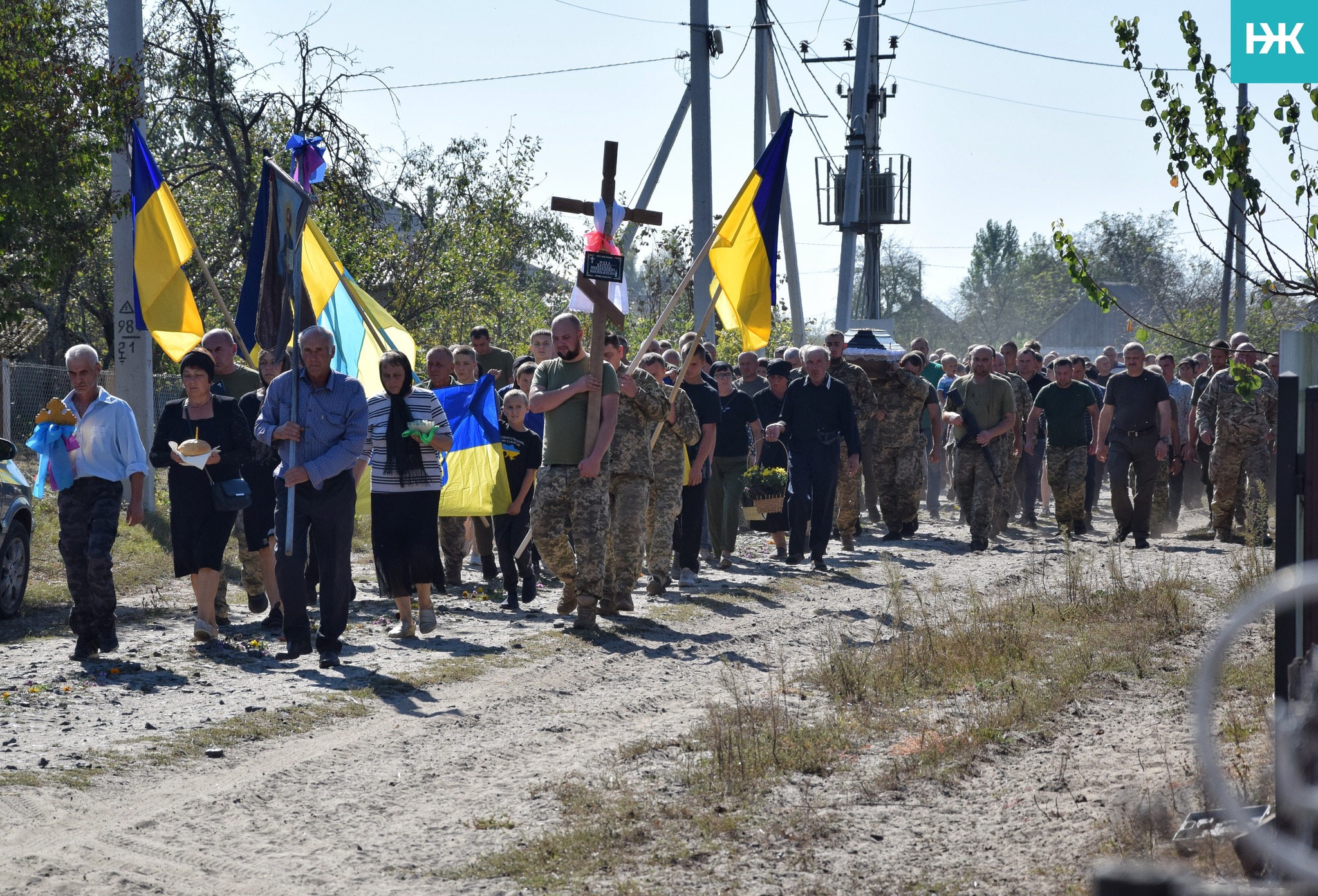 Поховали поряд із могилою його рідного брата-захисника: на Волині попрощались із Героєм Василем Мухою