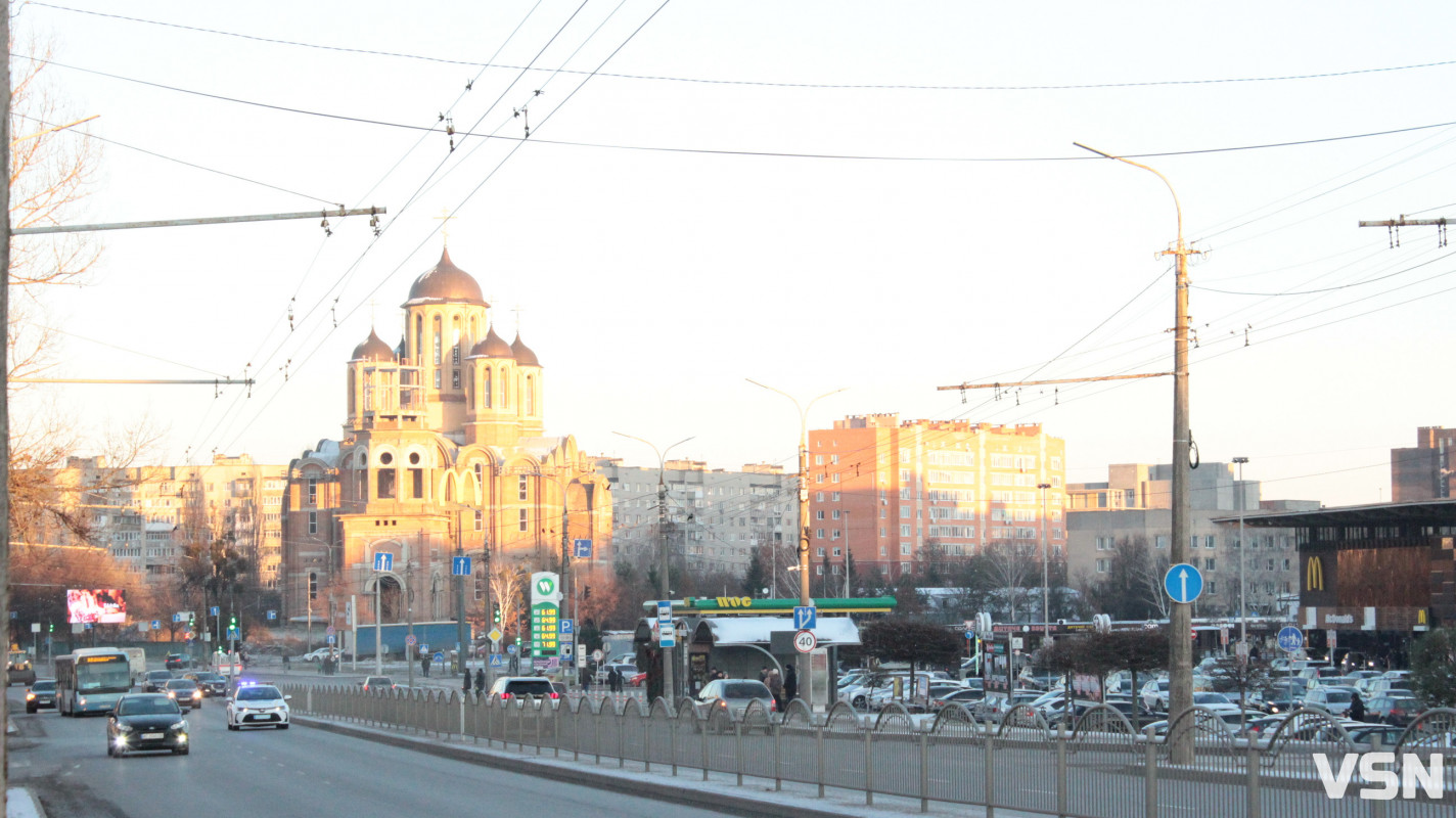 Засніжений Луцьк: як виглядають парки та двори міста взимку напередодні Нового 2026 року. Фоторепортаж