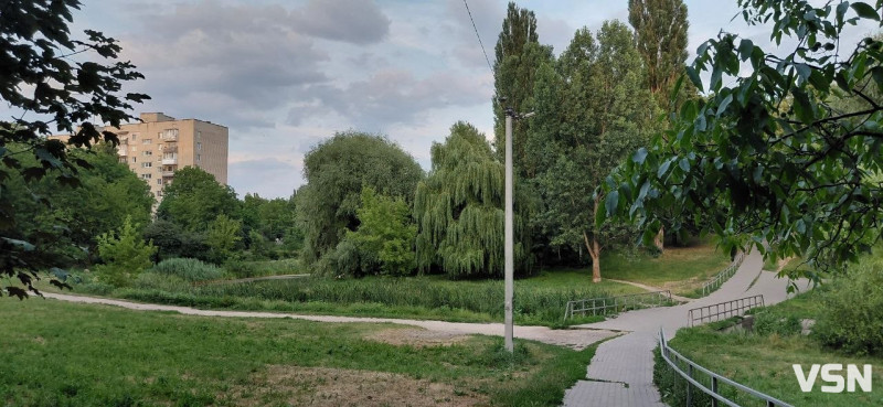 Як виглядає вечірній парк 900-річчя у Луцьку. Фоторепортаж