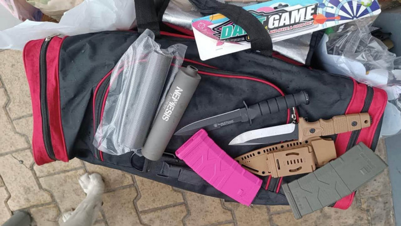 У бардачку авто – глушники та магазини для набоїв: на Волині затримали громадянина Польщі